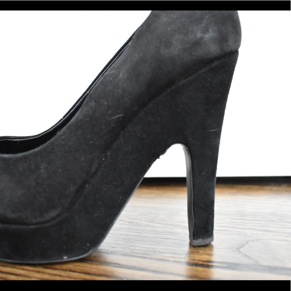 Jessica Simpson Platform Pumps - Picture 2 of 6